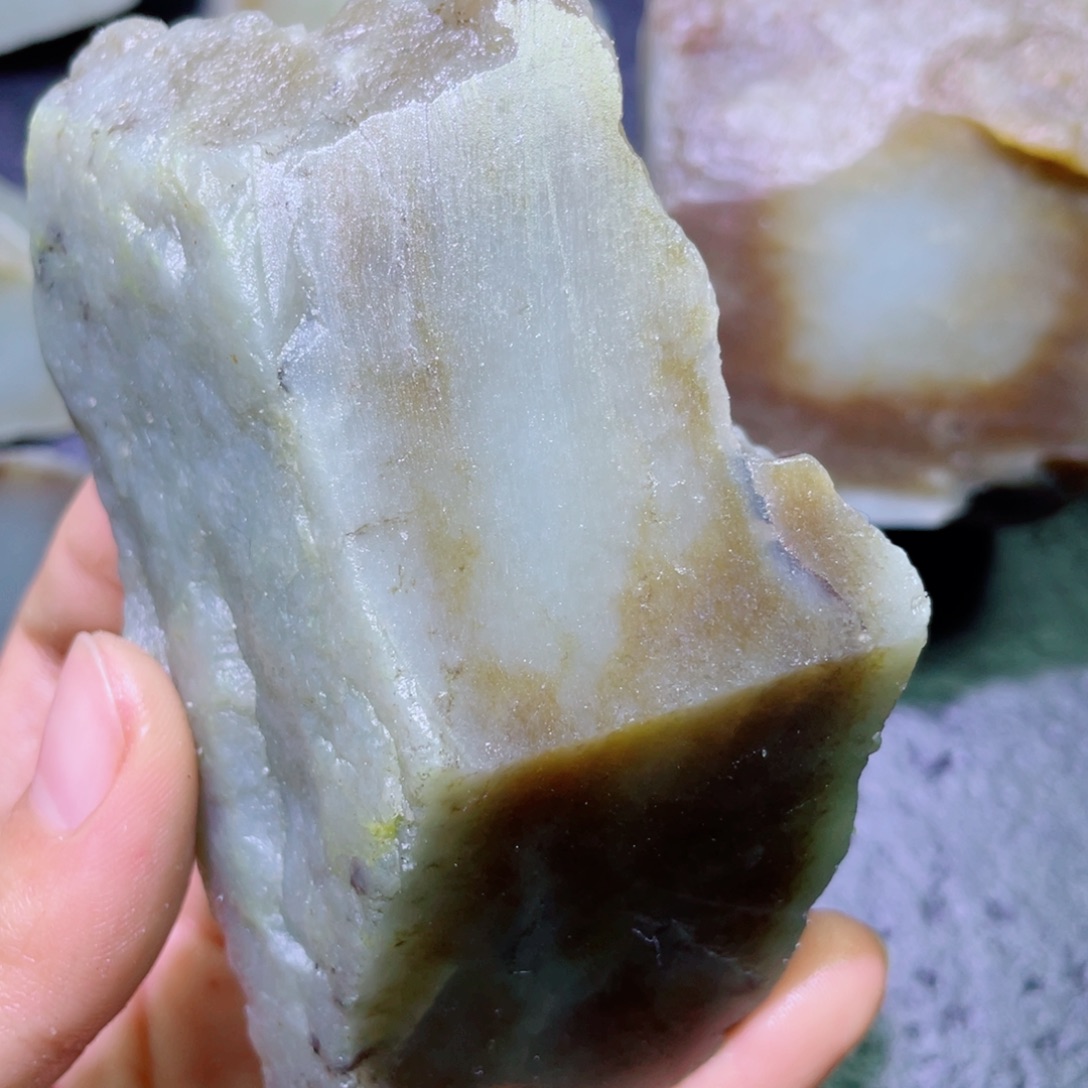 和田玉未镶嵌珠宝半成品