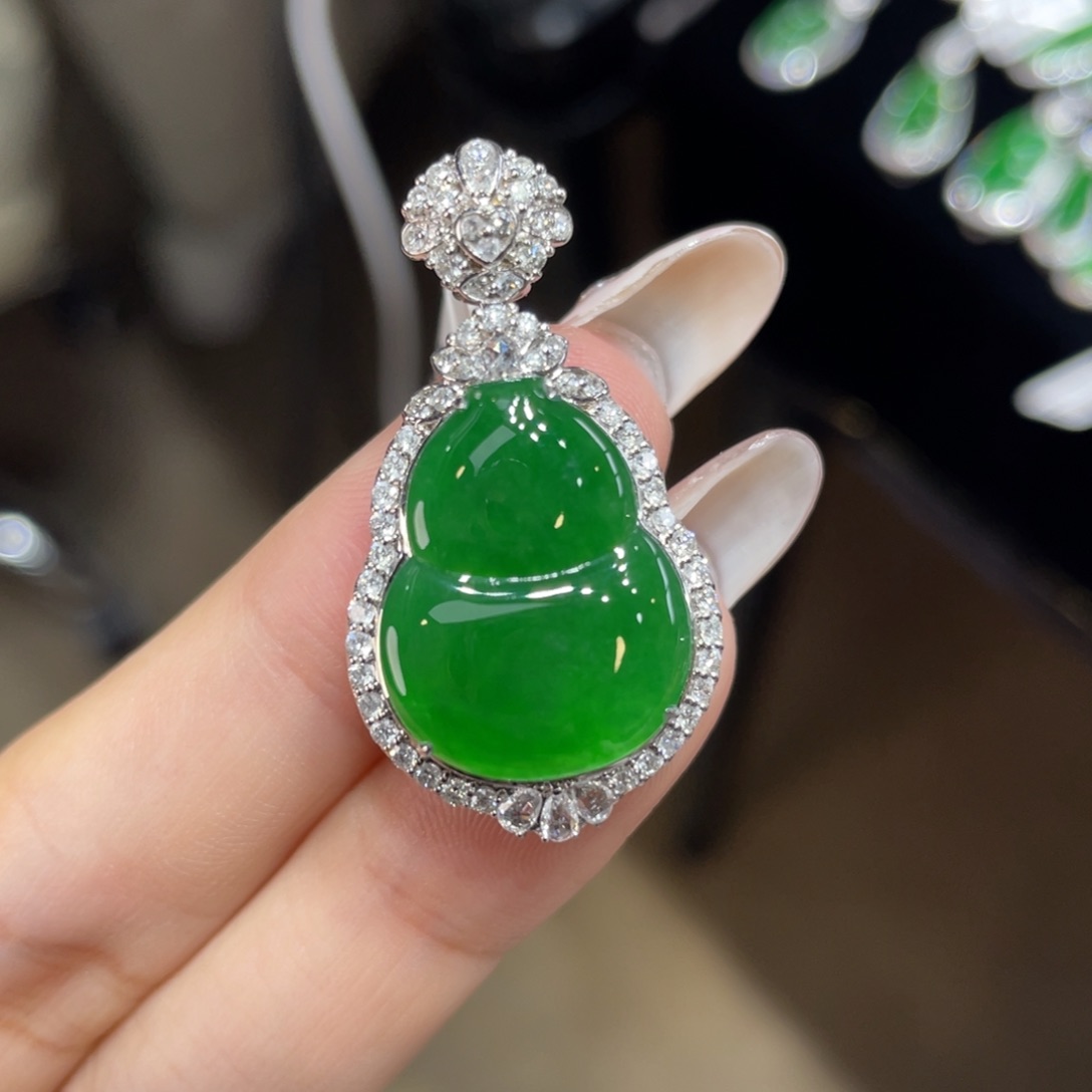 翡翠颈饰18K金镶嵌天然缅甸翡翠a货