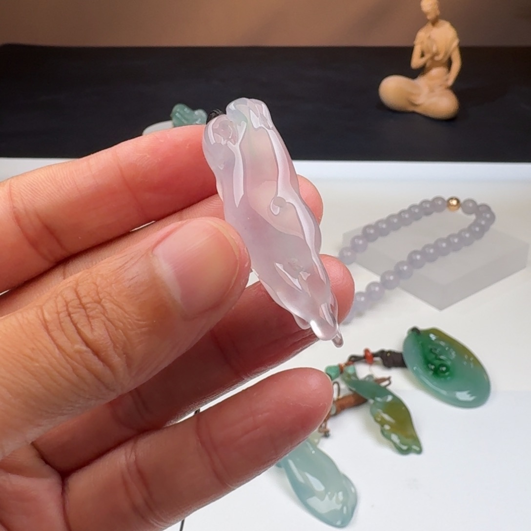 翡翠颈饰未镶嵌阿****篇帅定金