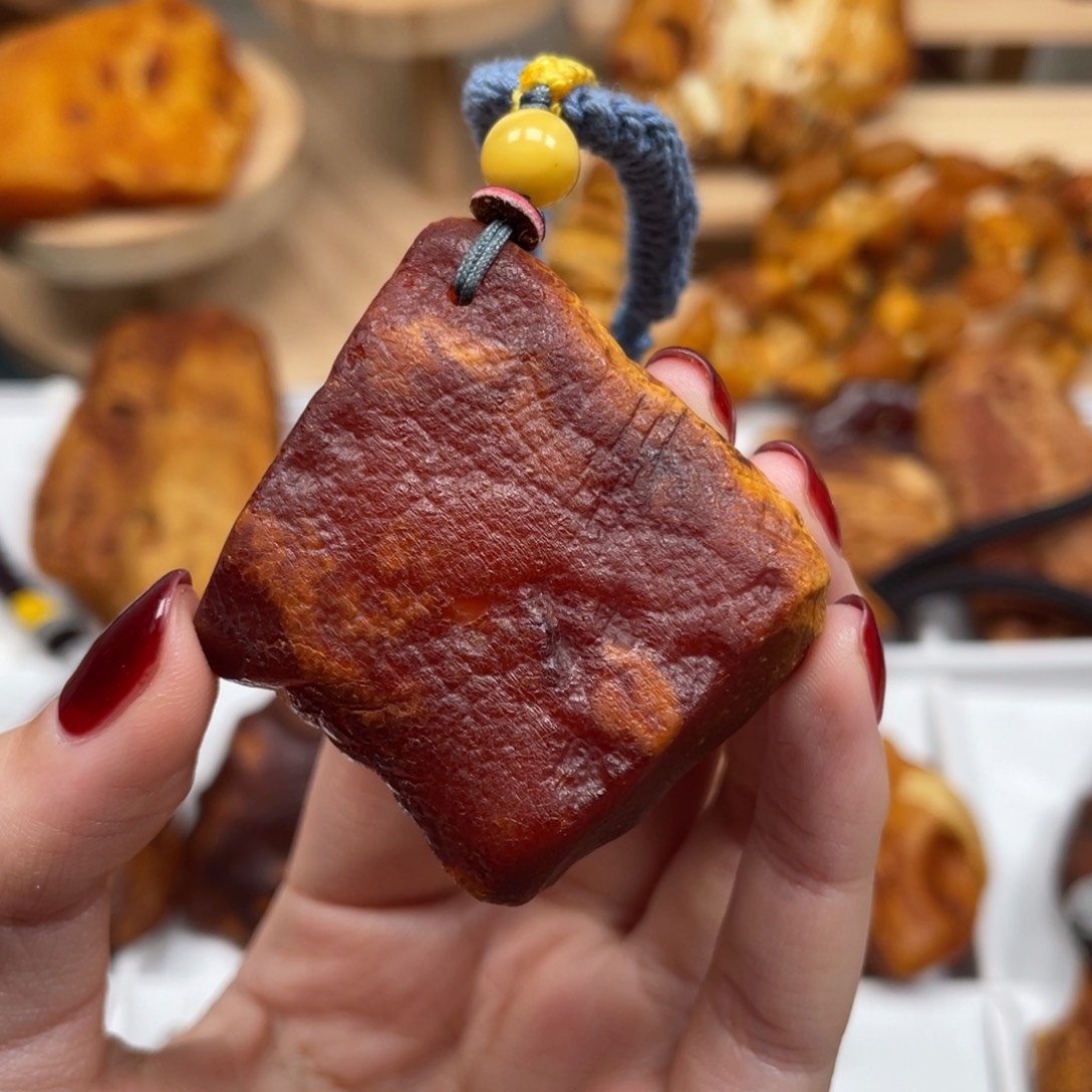 琥珀未镶嵌珠宝奇石