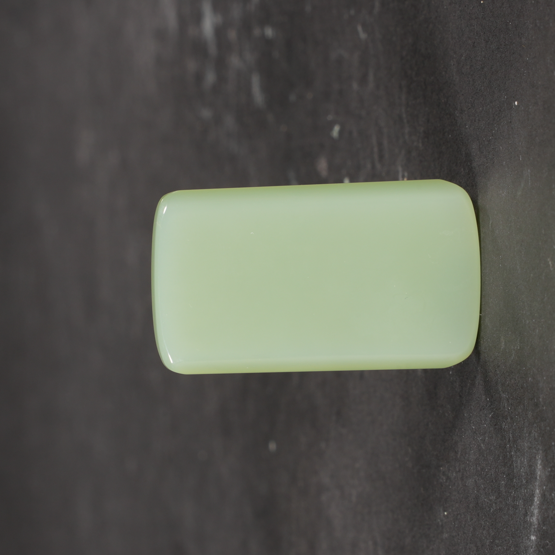 lot10和田玉粉青意境山水挂件/保利拍卖