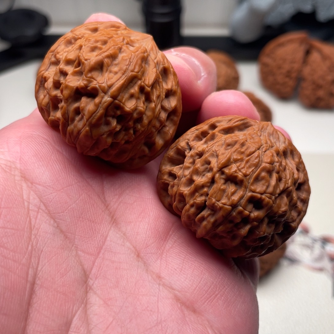 文玩核桃把件磨盘狮子头