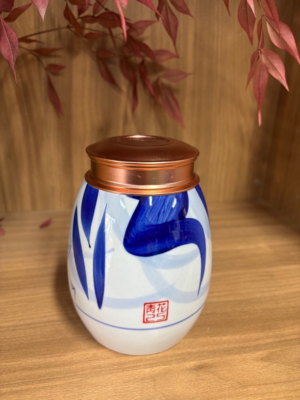 汾25酒瓶改装茶叶罐