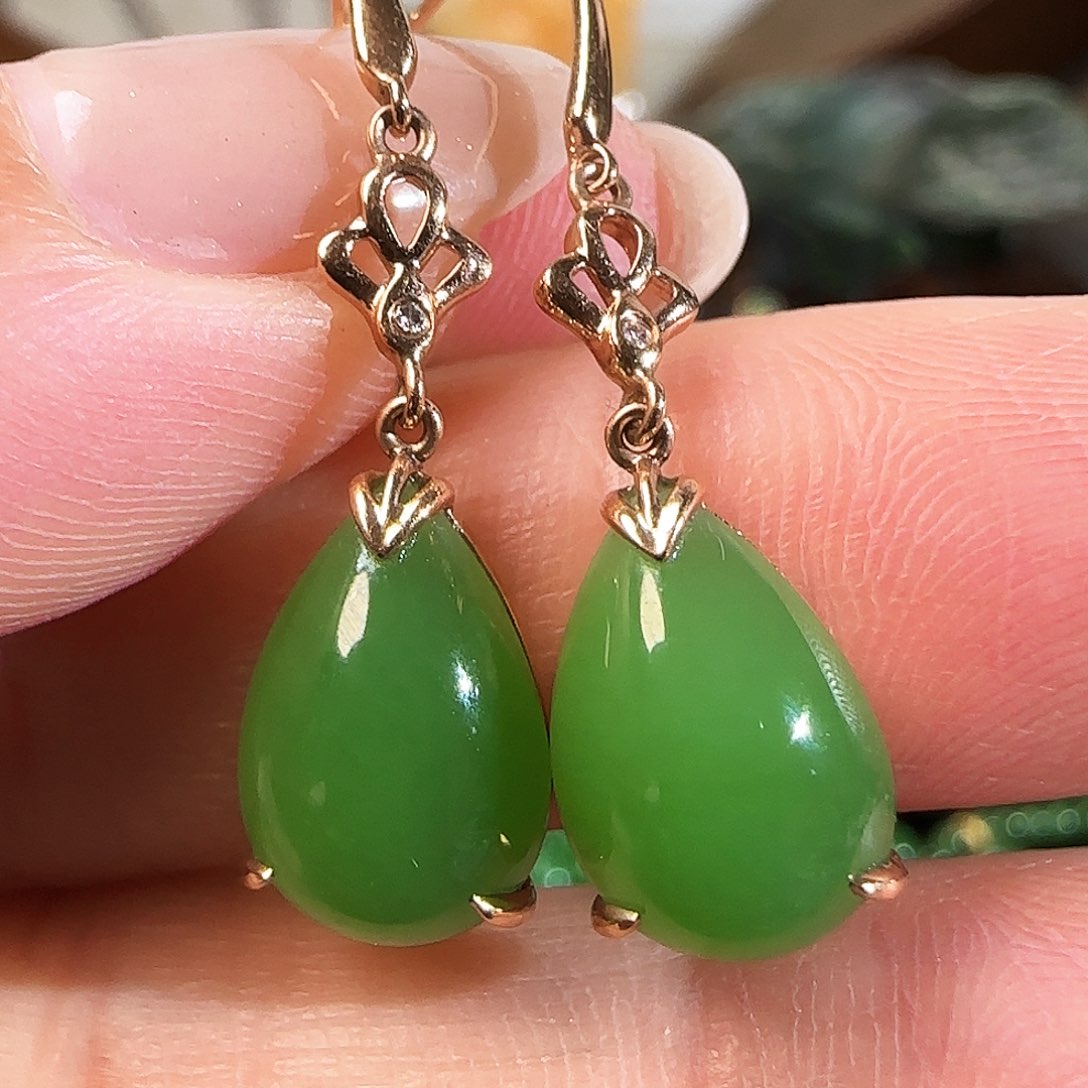 和田玉（碧玉）耳饰18K金镶嵌