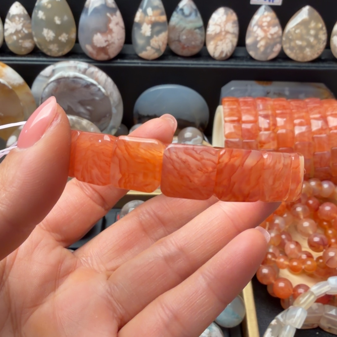 柿***意玛瑙/玉髓未镶嵌颈饰