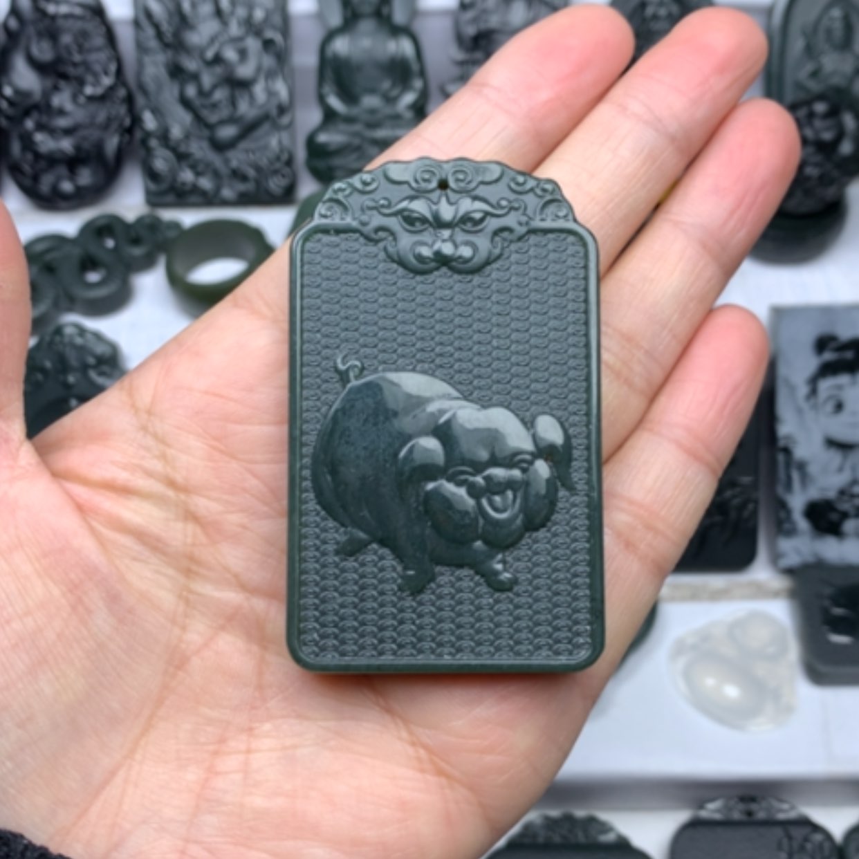 【闪购商品】和田玉颈饰未镶嵌双面雕刻