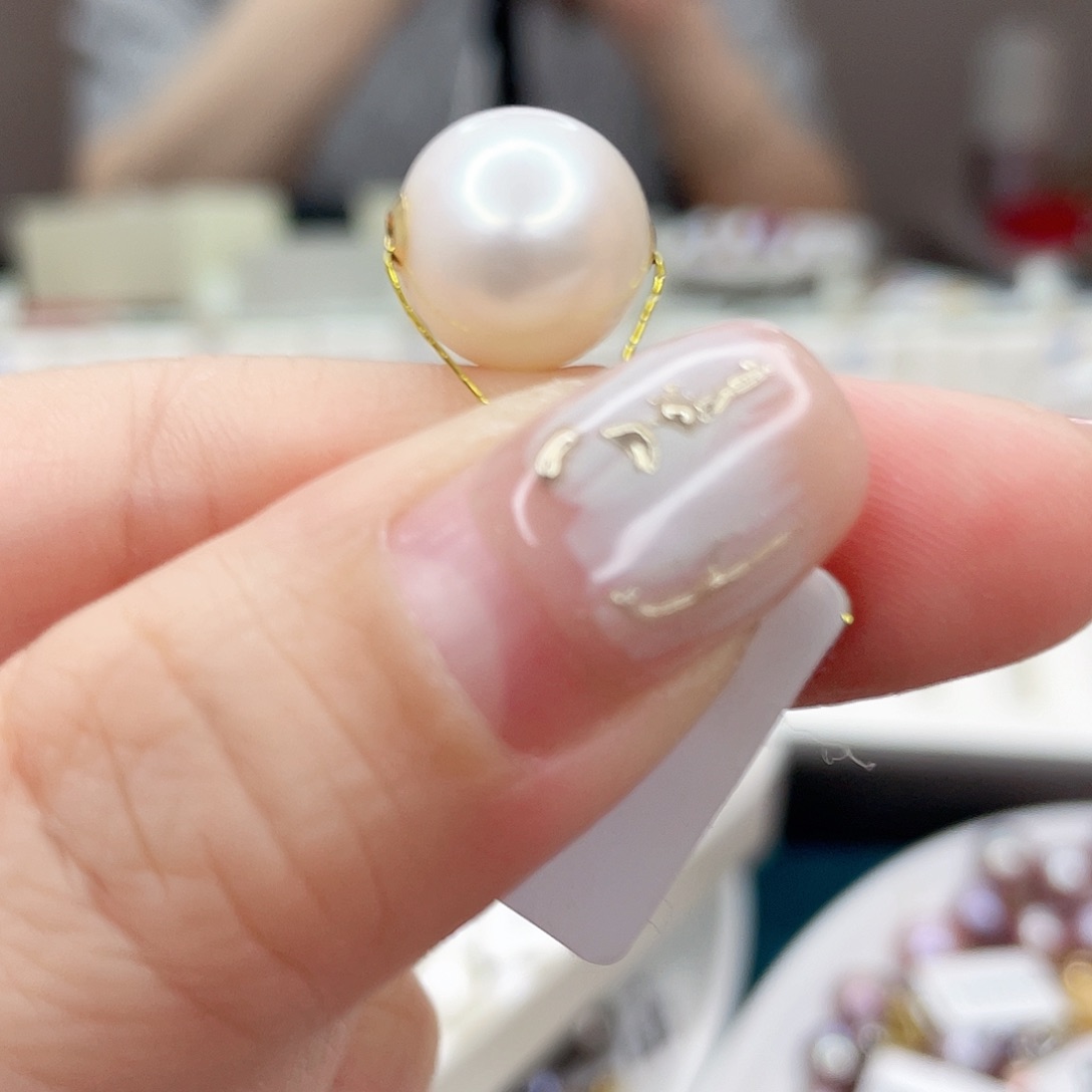 淡水珍珠18K金镶嵌吊坠(赠链)