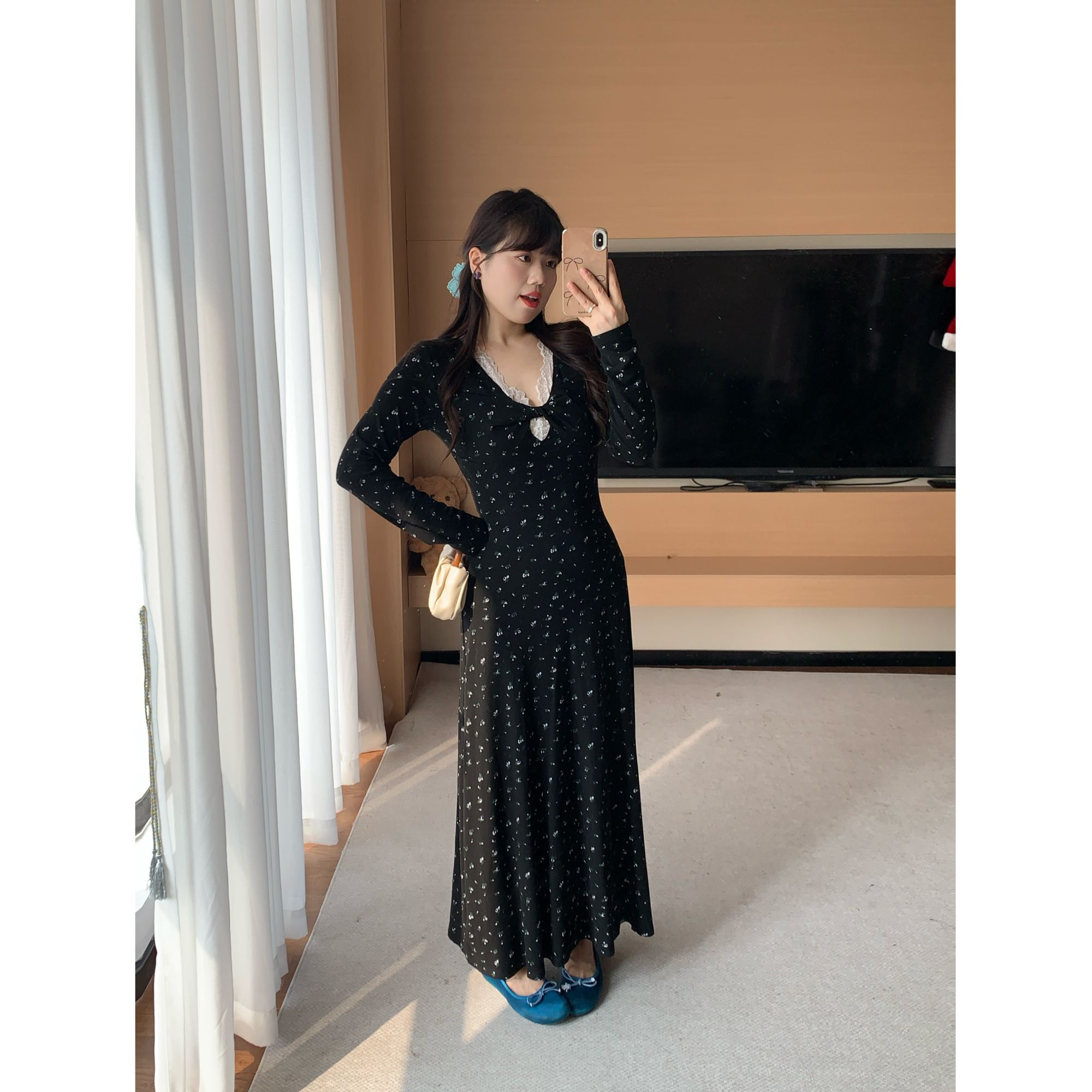 米米子“西西里漫花2.0”定制蕾丝拼接V领法式碎花连衣裙显瘦气质女