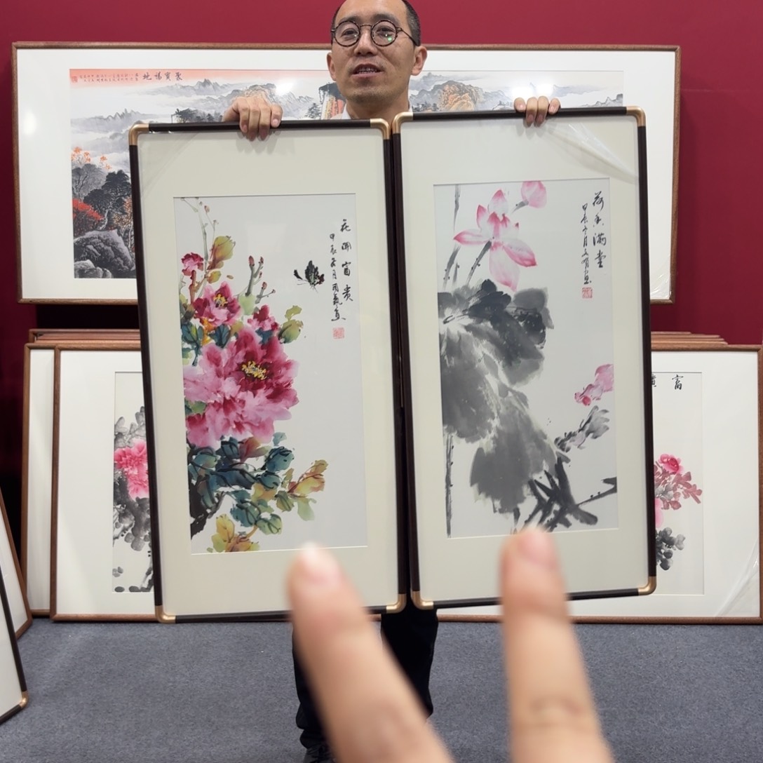 国画带框绘画作品