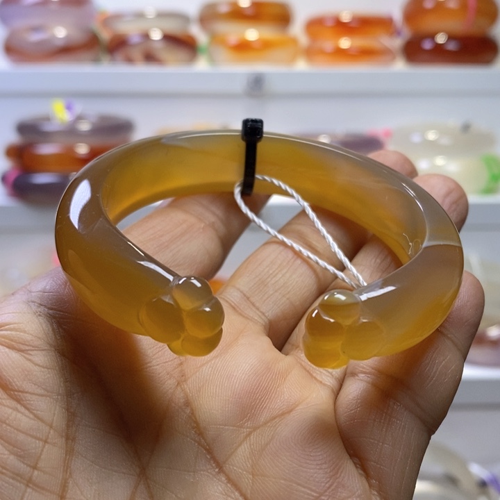 玛瑙/玉髓手镯未镶嵌