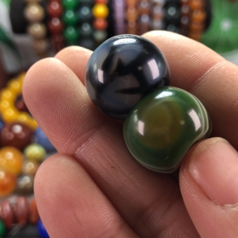 未镶嵌颈饰玛瑙/玉髓無*