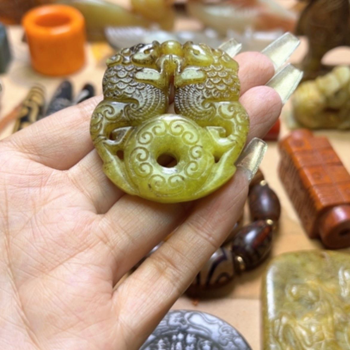 【闪购商品】蛇纹石玉颈饰未镶嵌
