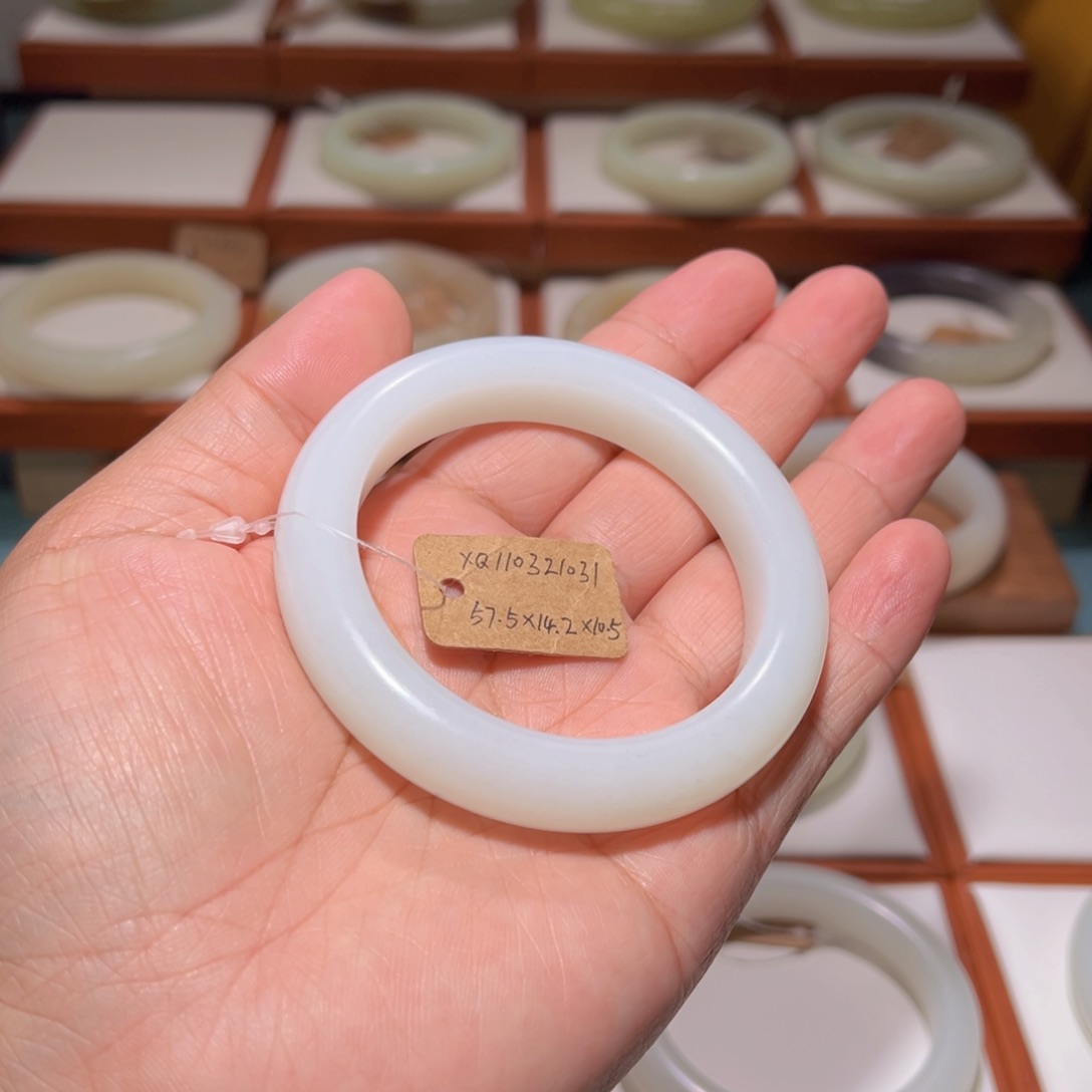 和田玉（白玉）手镯未镶嵌