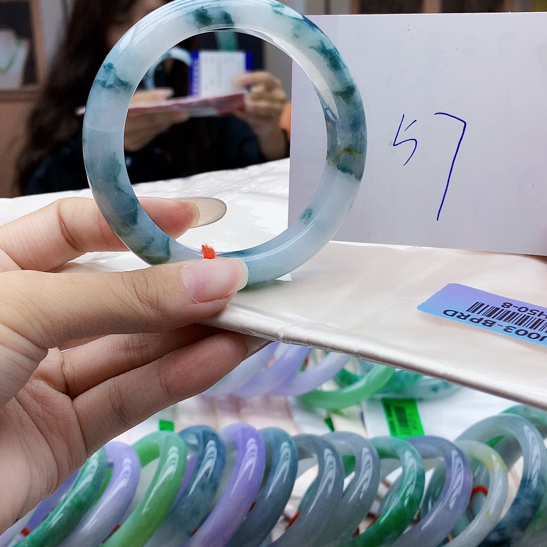 翡翠手镯未镶嵌u