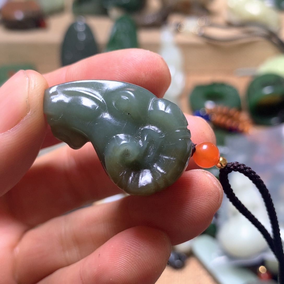 和田玉颈饰未镶嵌