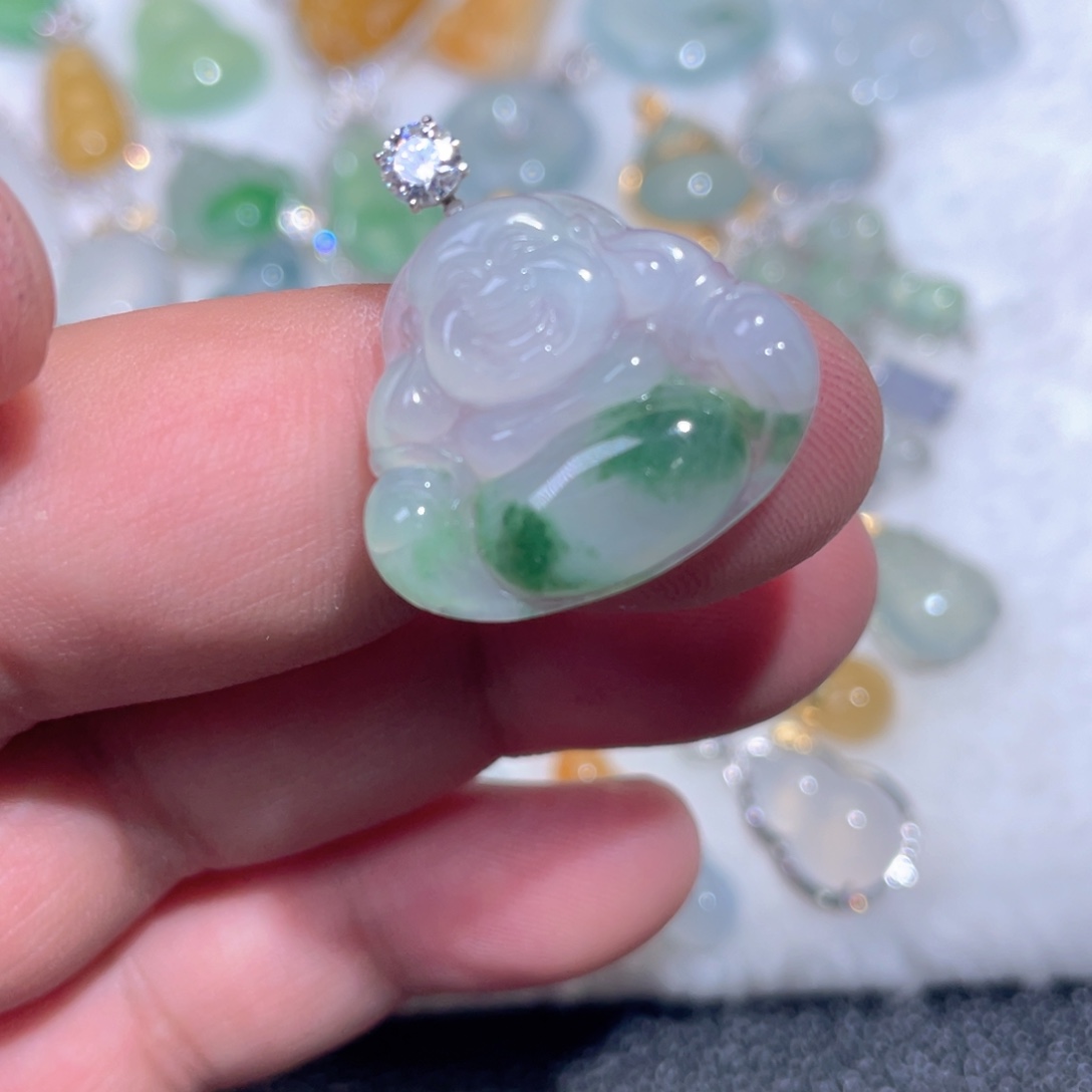 翡翠18K金镶嵌颈饰