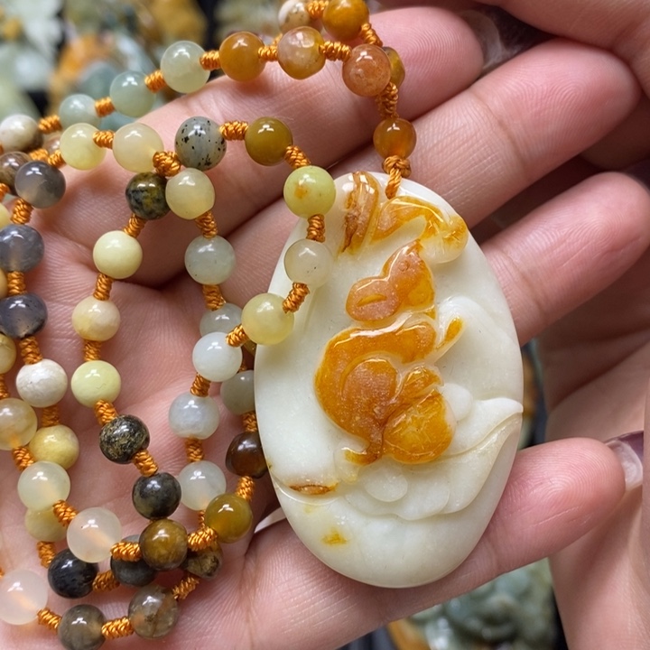 蛇纹石玉吊坠未镶嵌