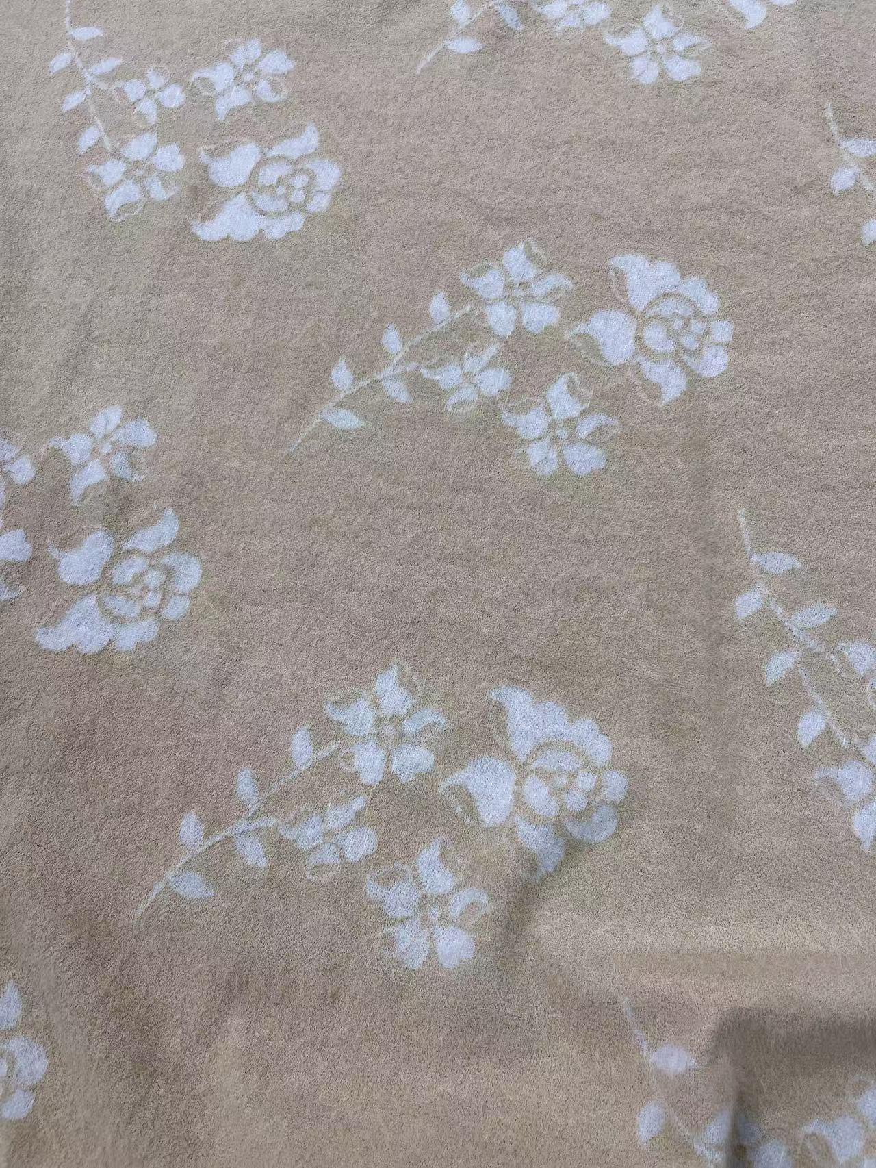 貂绒羽毛纱蕾丝布料柔软亲肤秋冬毛衣保暖布料子1196