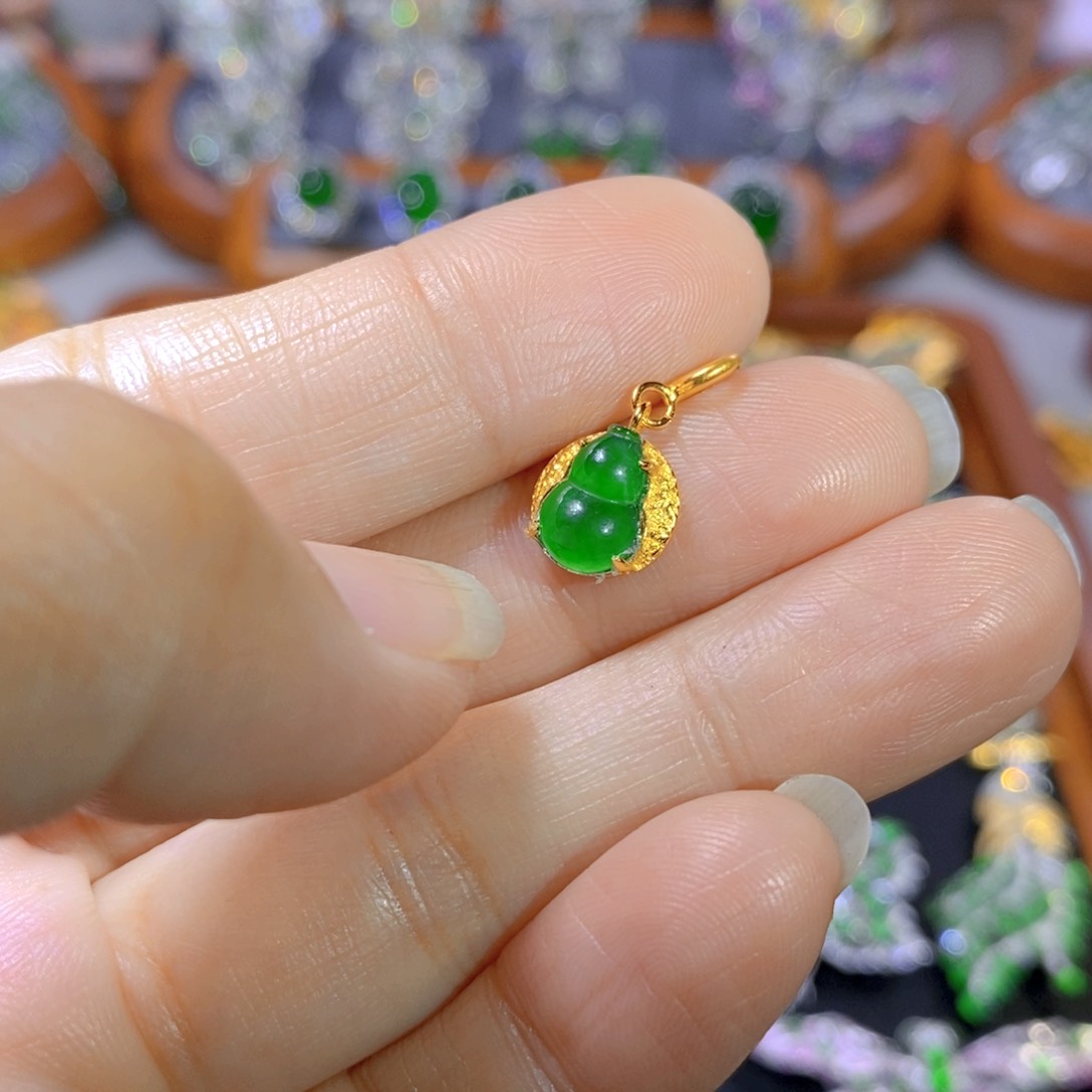 翡翠颈饰银S925镶嵌天然翡翠