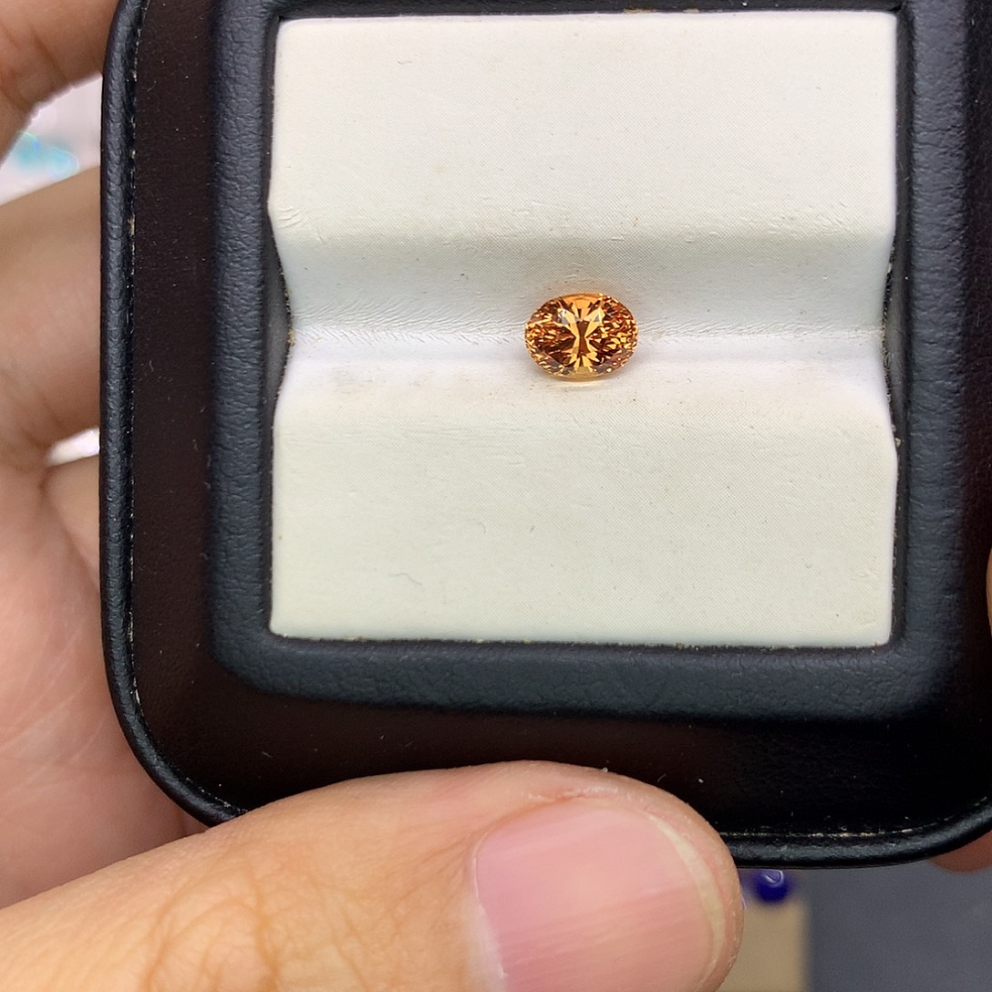 彩色蓝宝石裸石1.15克拉吉尔德大证无烧全净帕帕拉恰