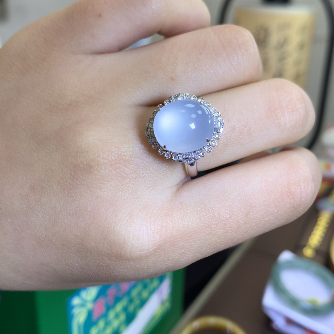 翡翠颈饰18K金镶嵌翡翠