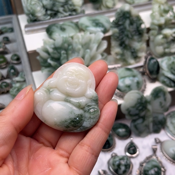 透闪石-蛇纹石玉颈饰未镶嵌