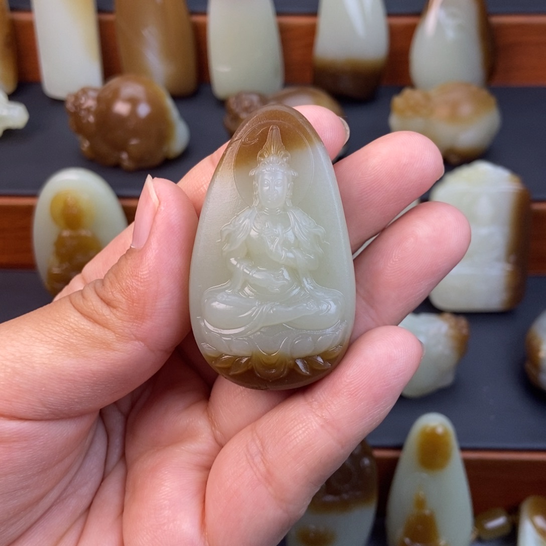 和田玉（糖玉）未镶嵌颈饰香***丝定制