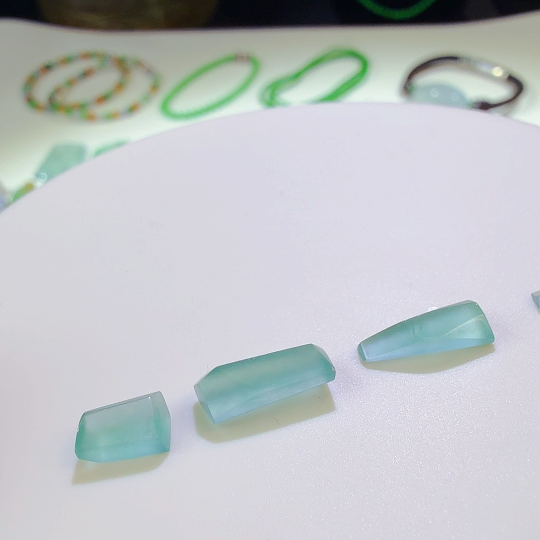 翡翠裸石随行一组