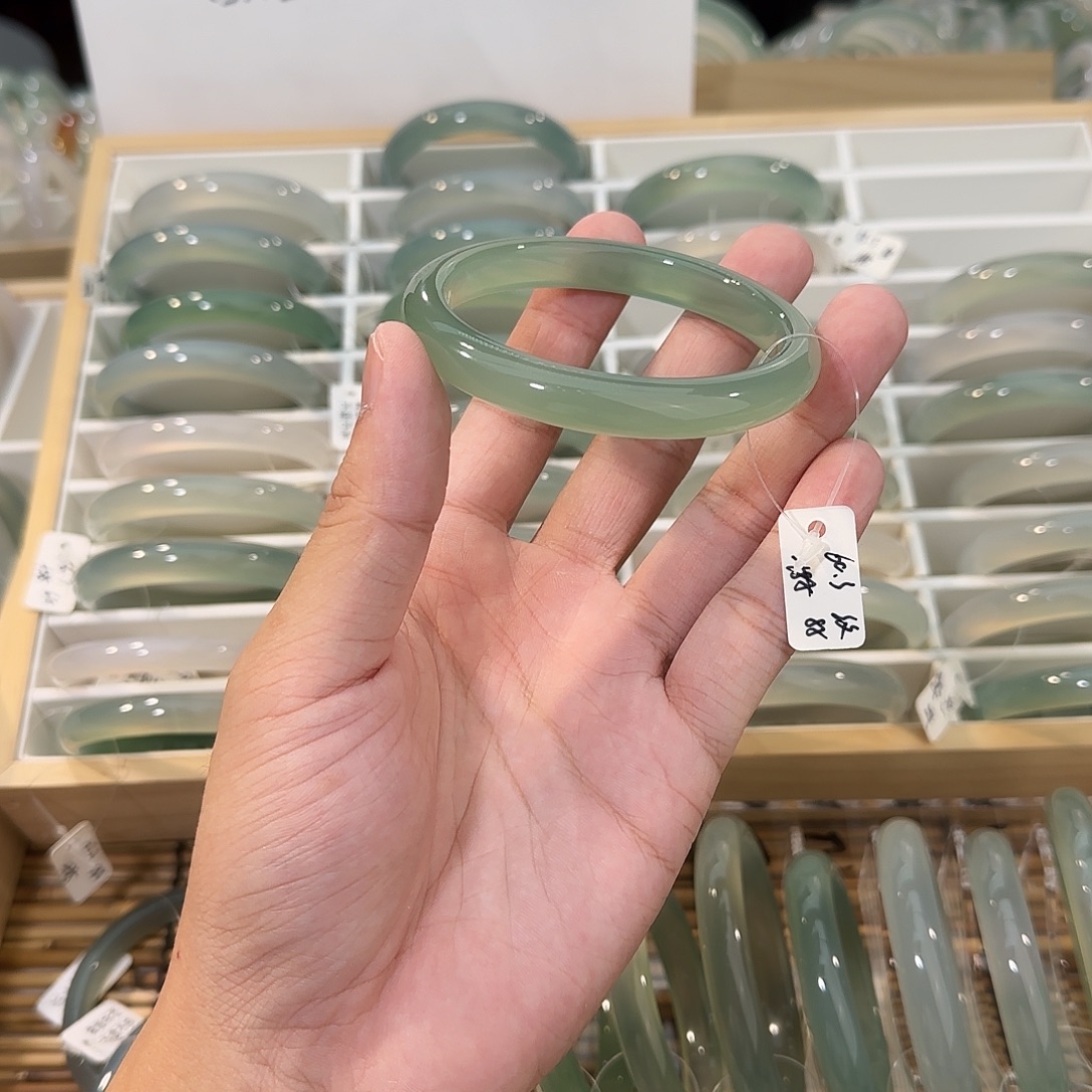 手镯玛瑙/玉髓未镶嵌圈口60.3