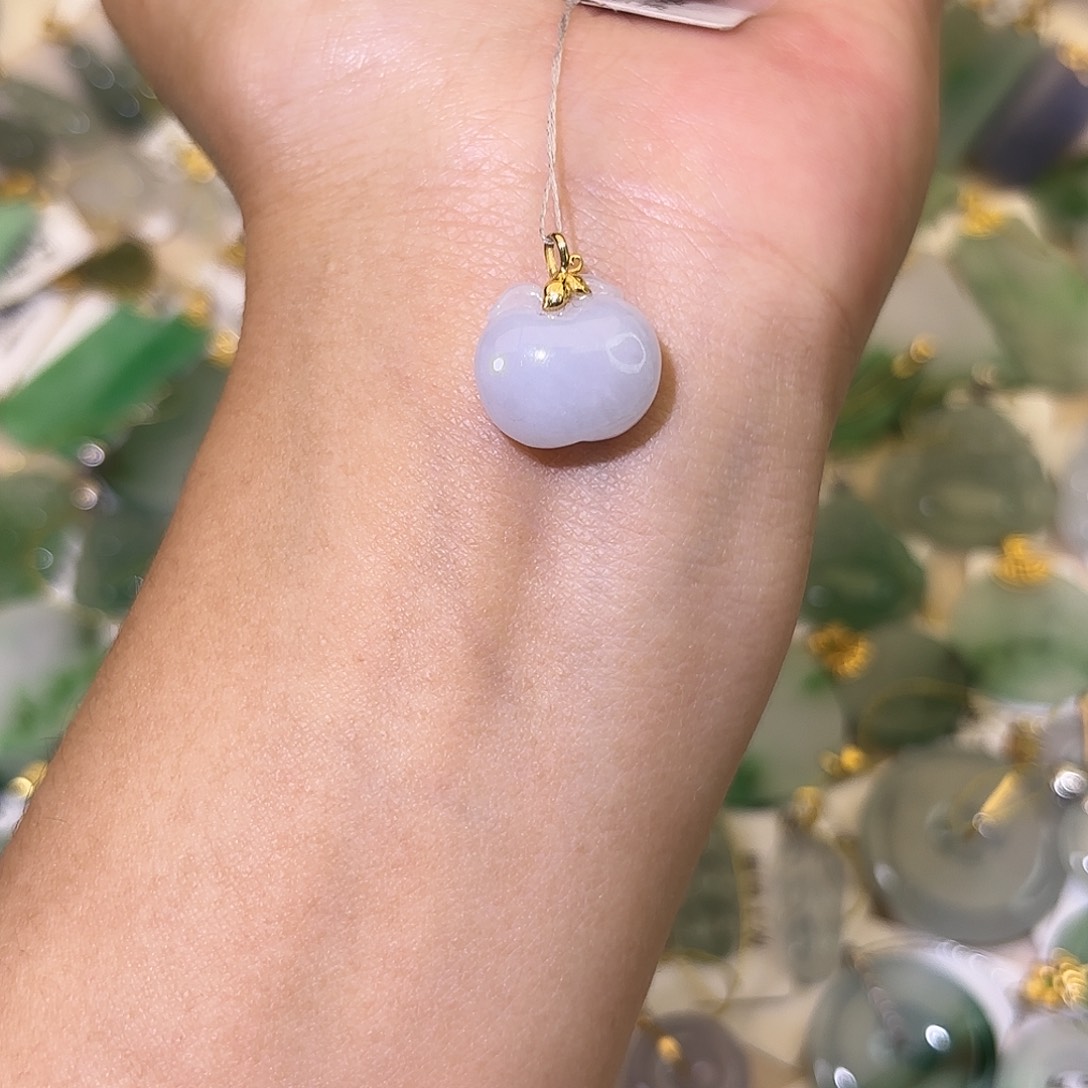 翡翠18K金镶嵌颈饰苹果