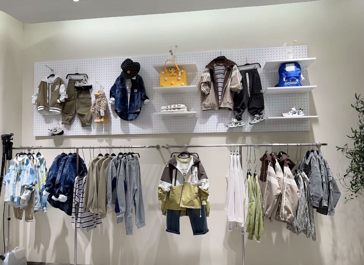 023号儿童春秋款时尚格子风衣裙两件套