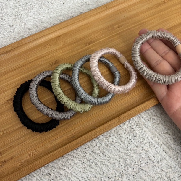 细面膜圈仿真丝小肠发圈女柔软冰丝高弹力皮筋发绳头绳发饰 Y001