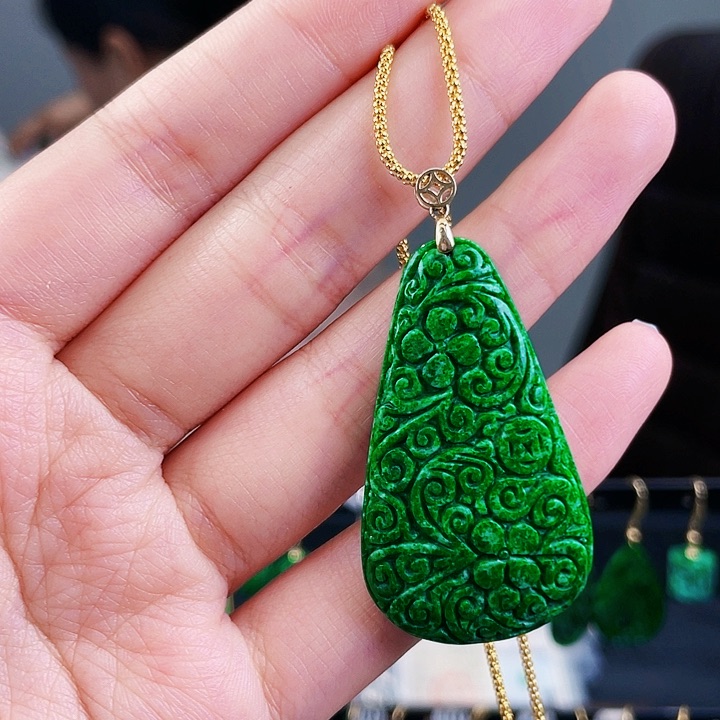 翡翠颈饰18K金镶嵌饰品