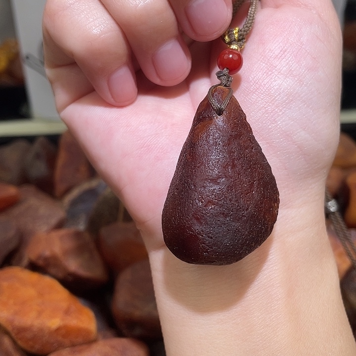 裸石琥珀未镶嵌花蜡吊坠