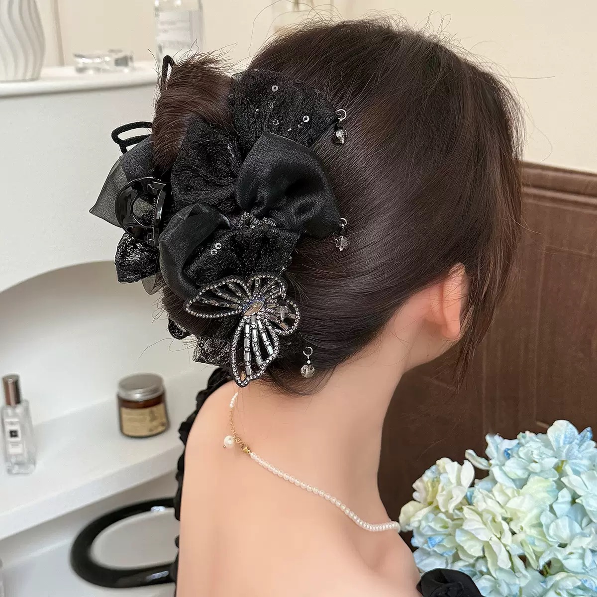精致水钻蝴蝶结鲨鱼夹优雅时尚网红新款抓夹发饰后脑勺扎头发发夹
