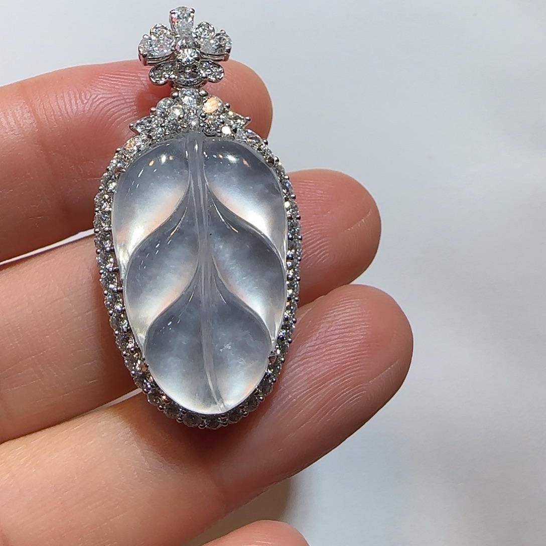 翡翠18K金镶嵌颈饰树叶