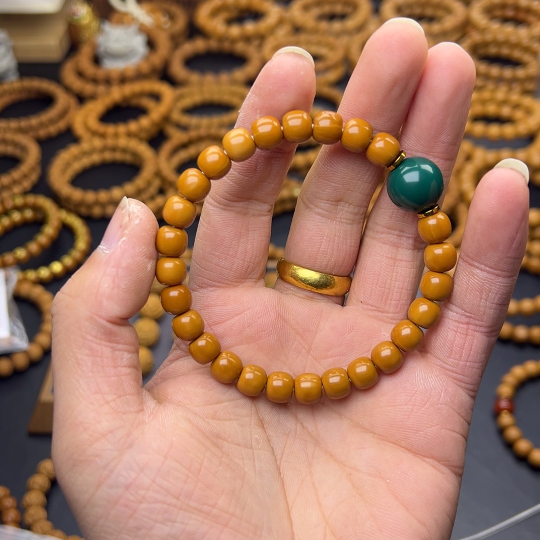 陈***东手串猴头核桃8.0老型➕圆配饰