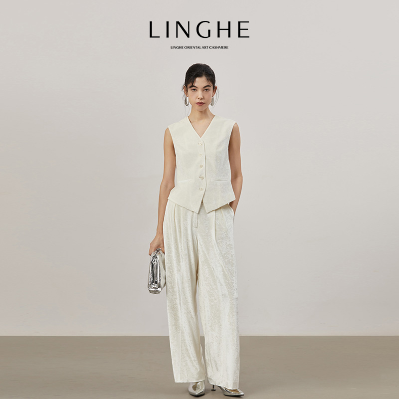 翎禾LINGHE-「她绅士」小香风白色时尚气质休闲老钱风修身丝绒马甲