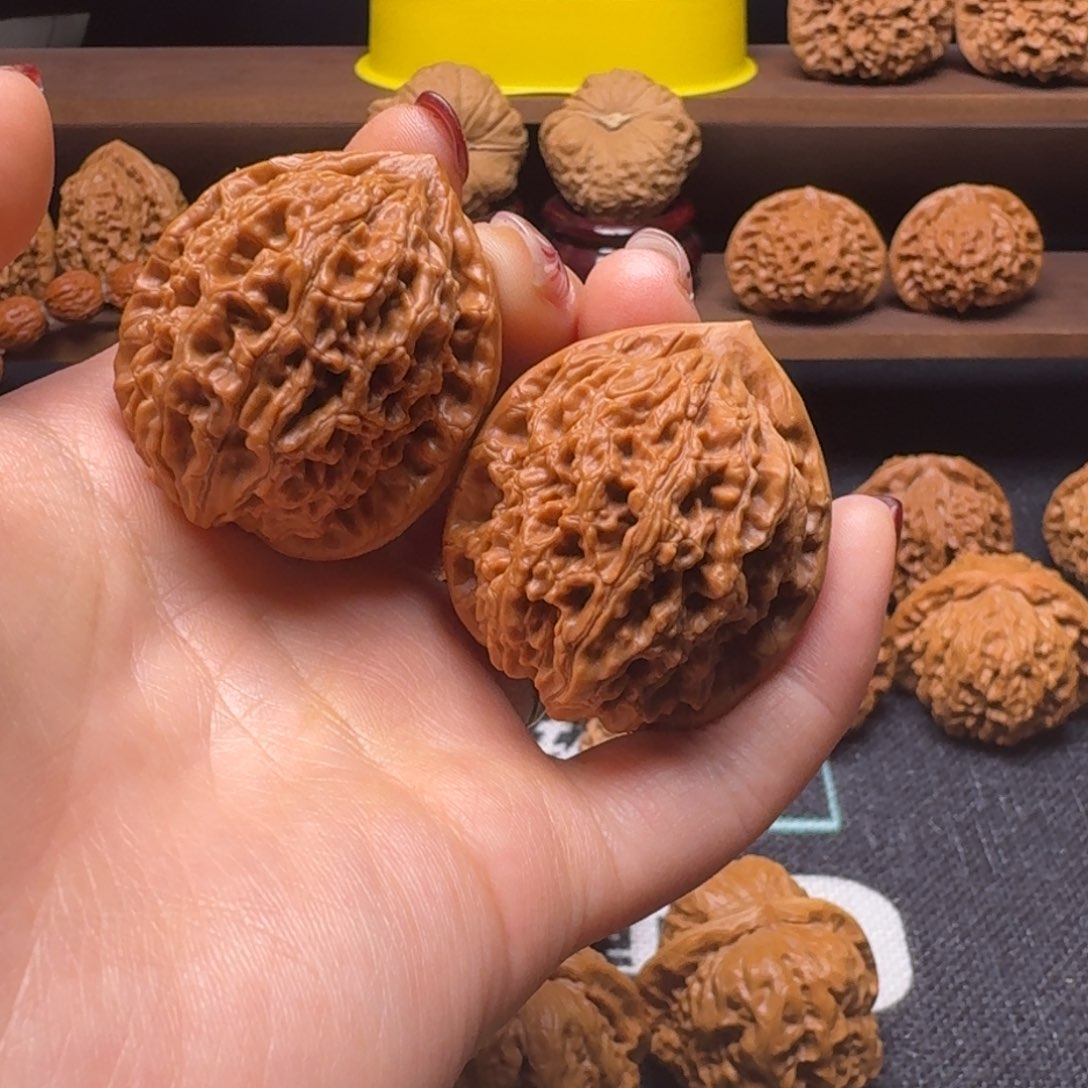 文玩核桃吊坠36.5水龙