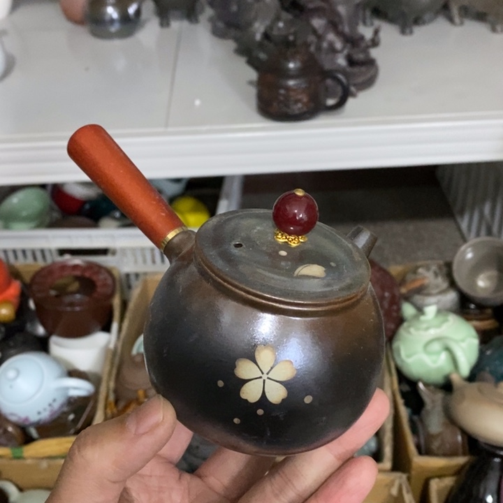 陶瓷艺术品及陶瓷壶