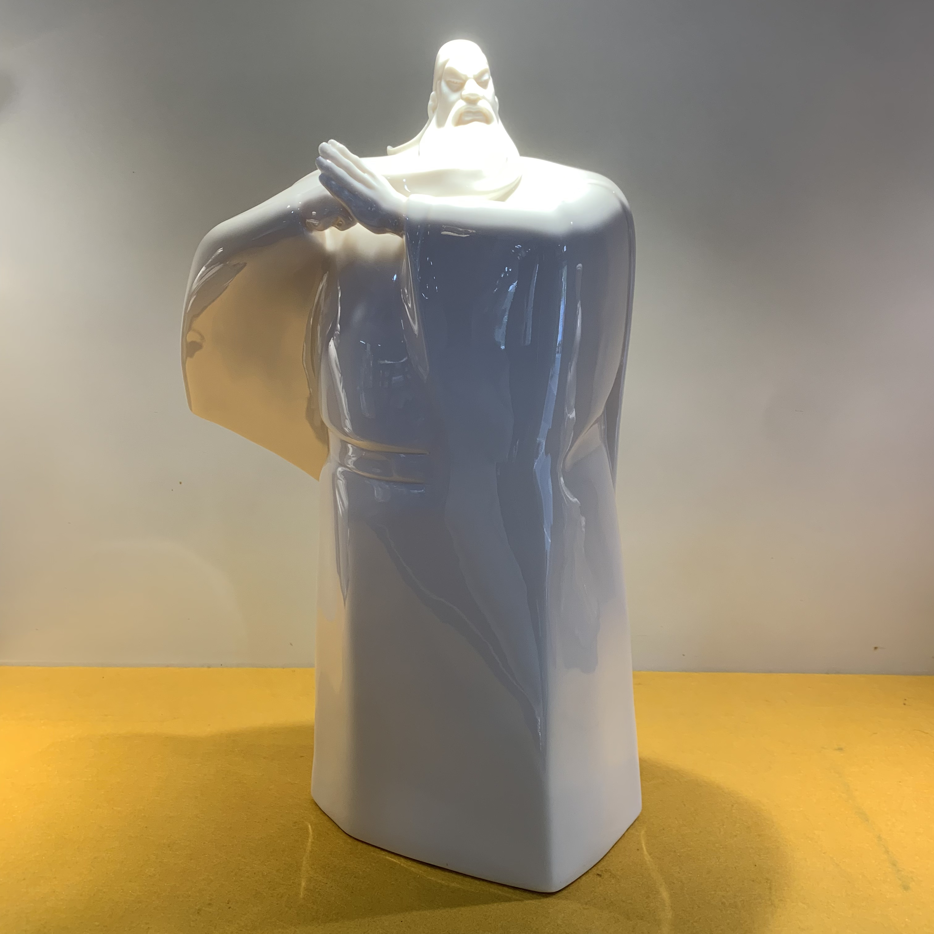 德化白瓷忠义传千秋陶瓷工艺品雕塑蓝色精美渐变简约创意复古