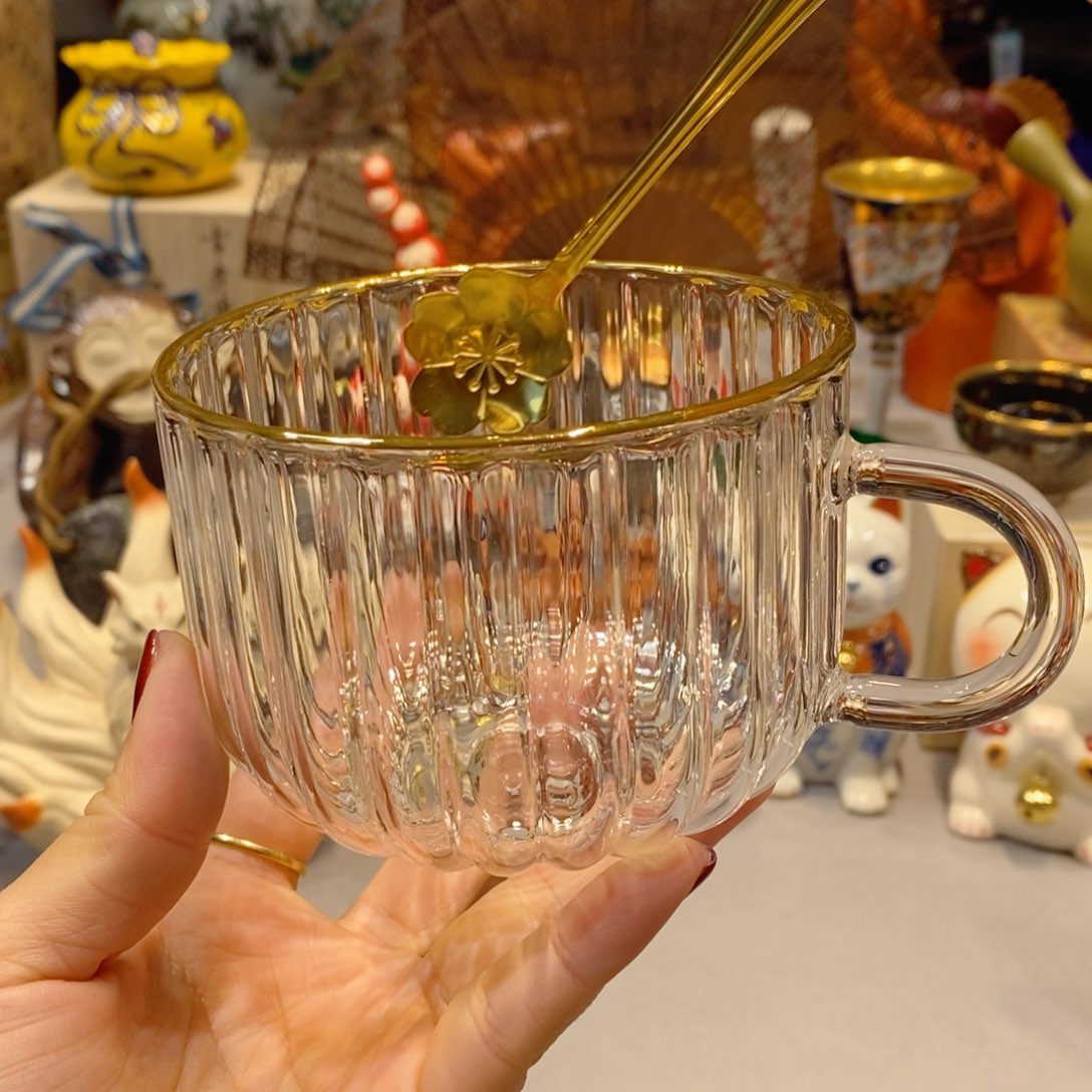 雨***柔如图所示 观兰器物