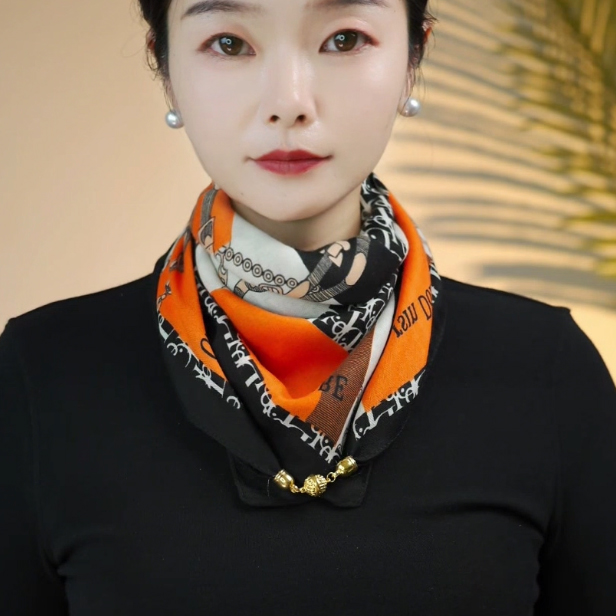 2024冬季新款百搭小金球磁吸扣高级女士百搭丝棉围巾正方形围脖