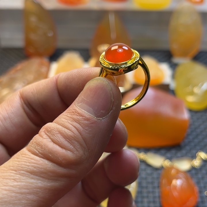 戈***鹰石英质玉未镶嵌旦面