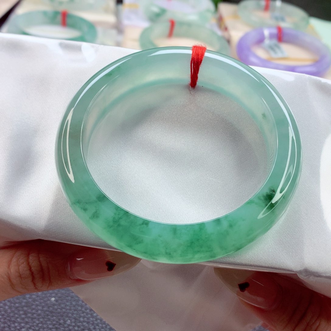 翡翠手镯未镶嵌57 绿野仙踪种水冰润冰胶 灵