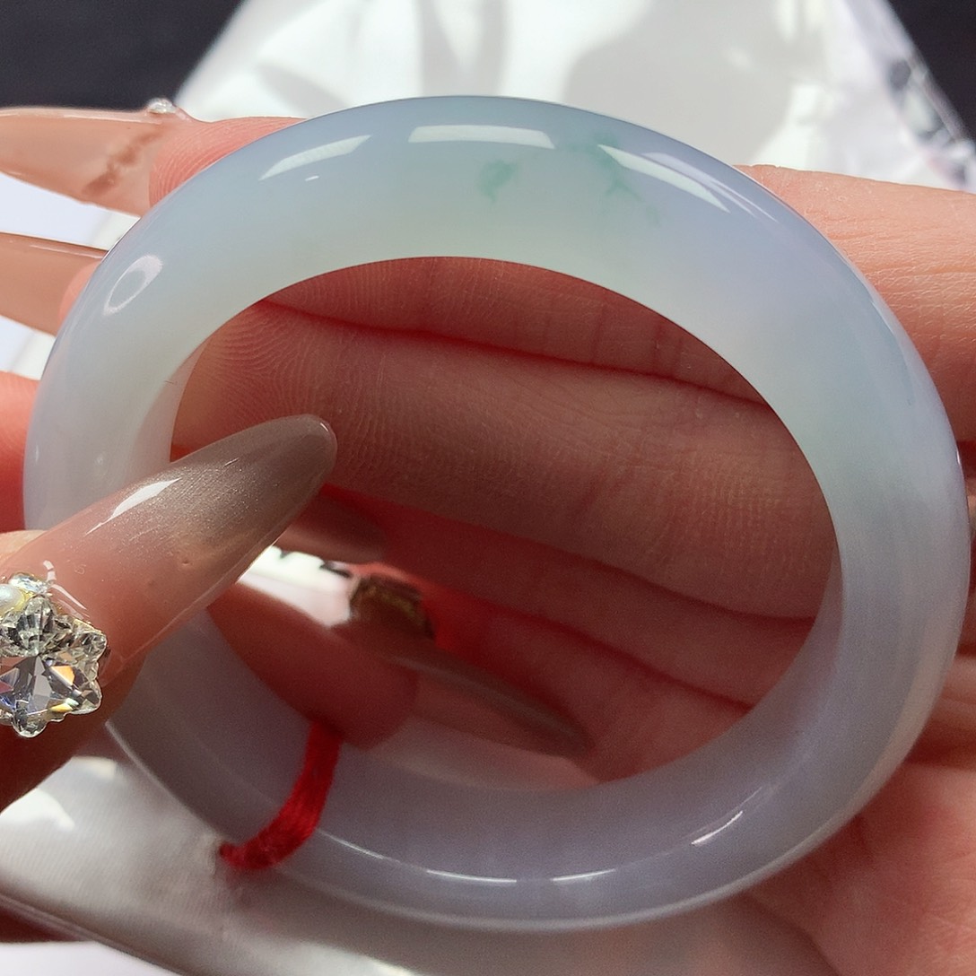 翡翠手镯未镶嵌52圈