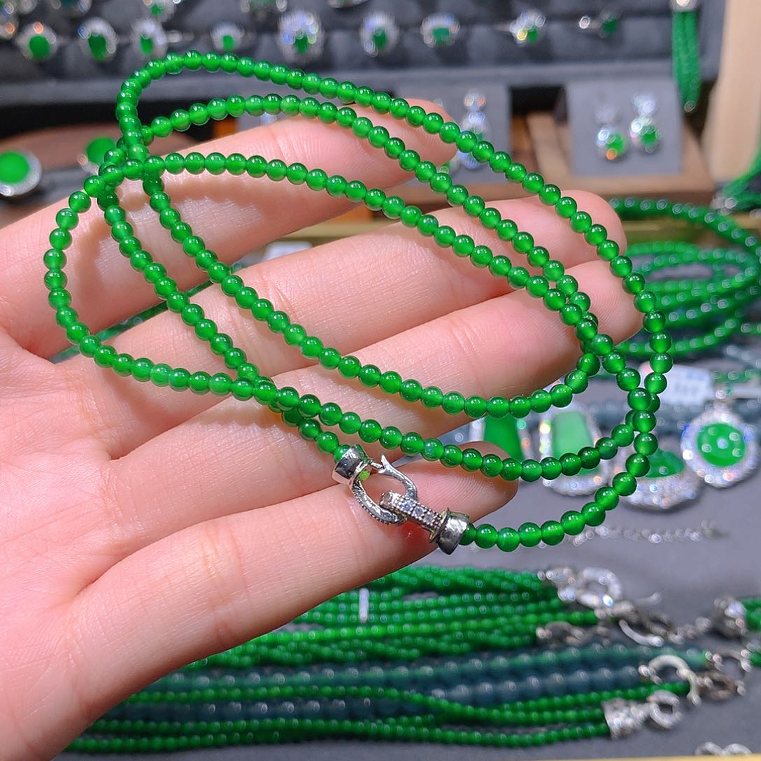 翡翠耳饰未镶嵌天然翡翠