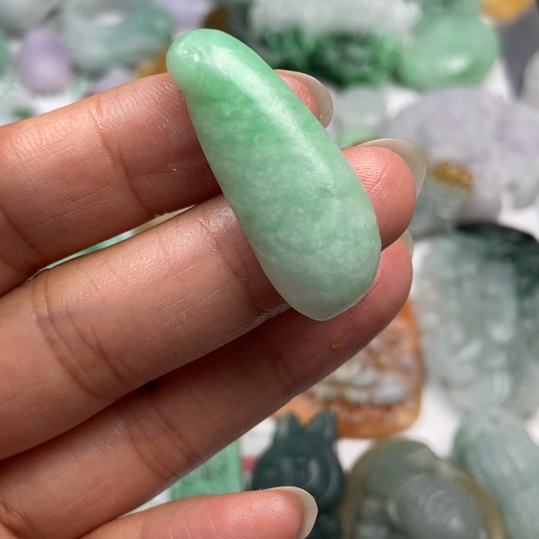 定制翡翠未镶嵌翡翠