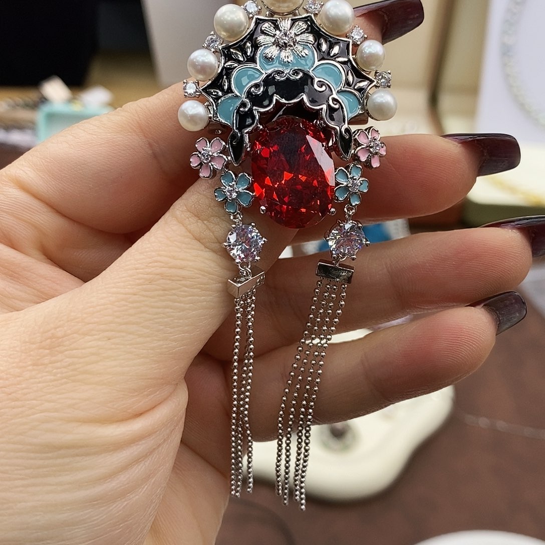 淡水珍珠胸饰合金