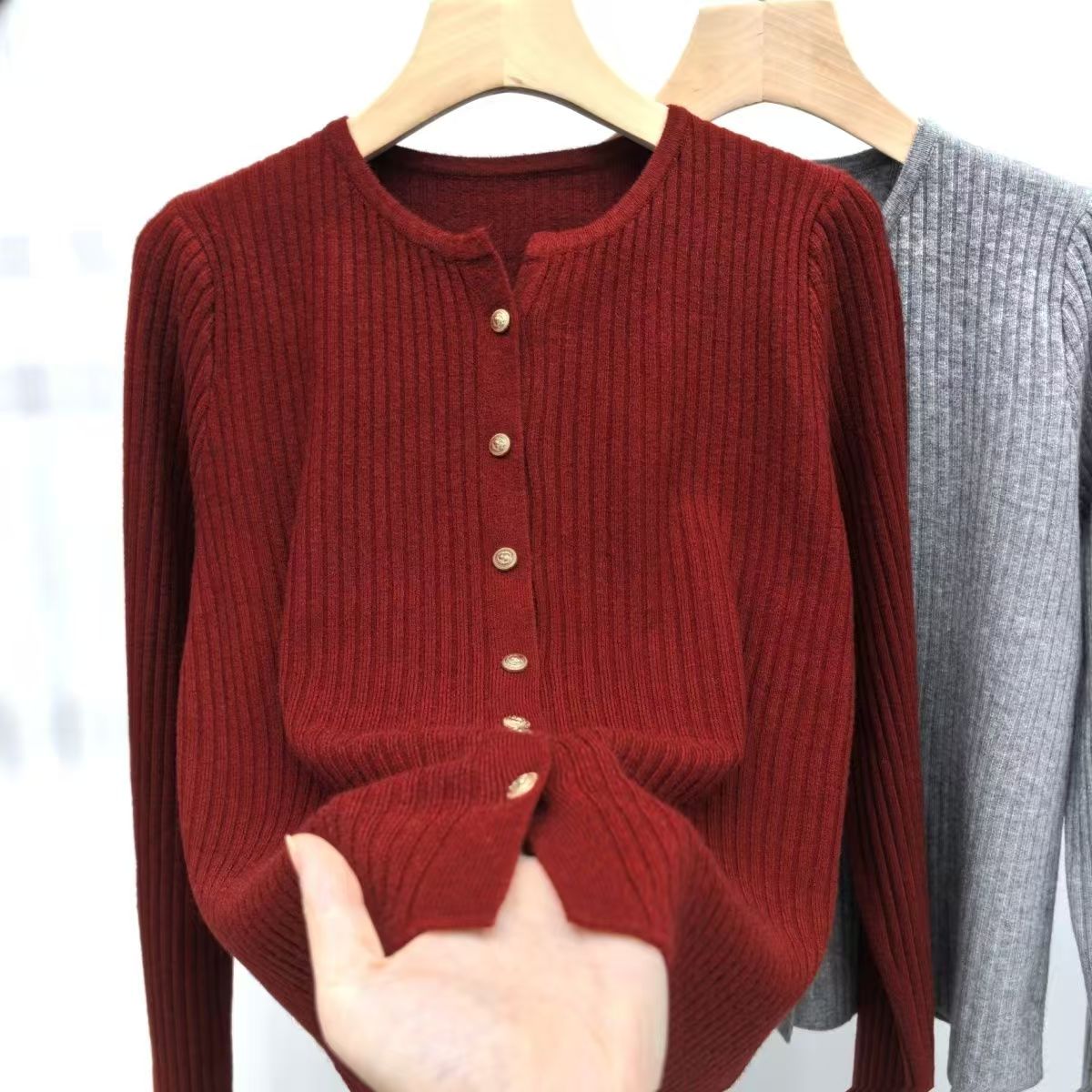 秋冬针织衫开衫纽扣可解开